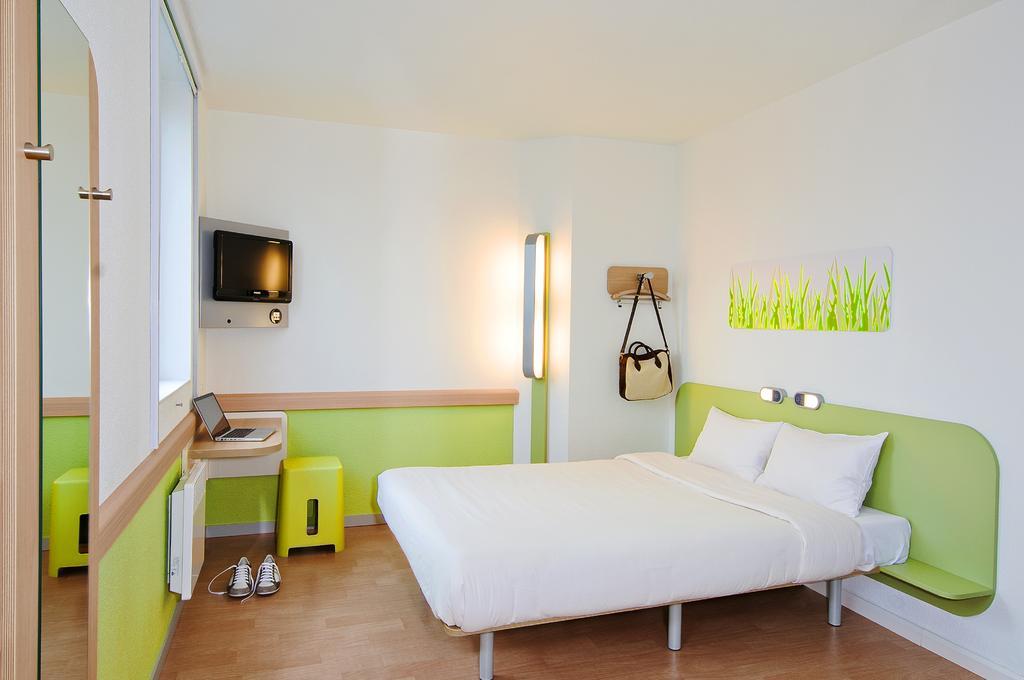 Ibis Budget Ремірмон Екстер'єр фото